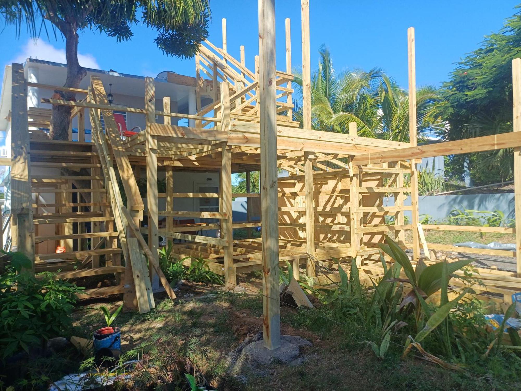 Rooster Run Glamping Camping Has Rooftop And Off The Ground Glamping Experience For 1 To 16 In A Single Tent And Views Of The Rain Forrest And To Culebra Across The Atlantic Ocean W Tents, Linens, Deluxe Air Beds, Warm Shower And More At A Great Pric Vieques Zewnętrze zdjęcie