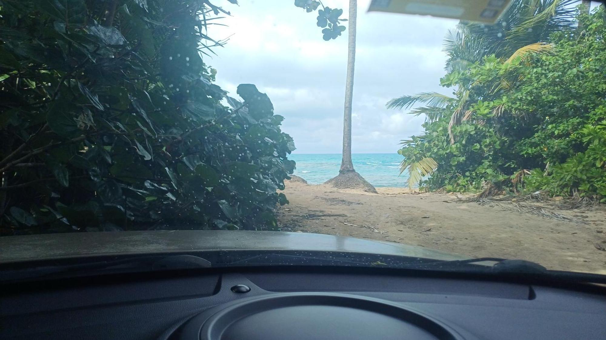 Rooster Run Glamping Camping Has Rooftop And Off The Ground Glamping Experience For 1 To 16 In A Single Tent And Views Of The Rain Forrest And To Culebra Across The Atlantic Ocean W Tents, Linens, Deluxe Air Beds, Warm Shower And More At A Great Pric Vieques Zewnętrze zdjęcie