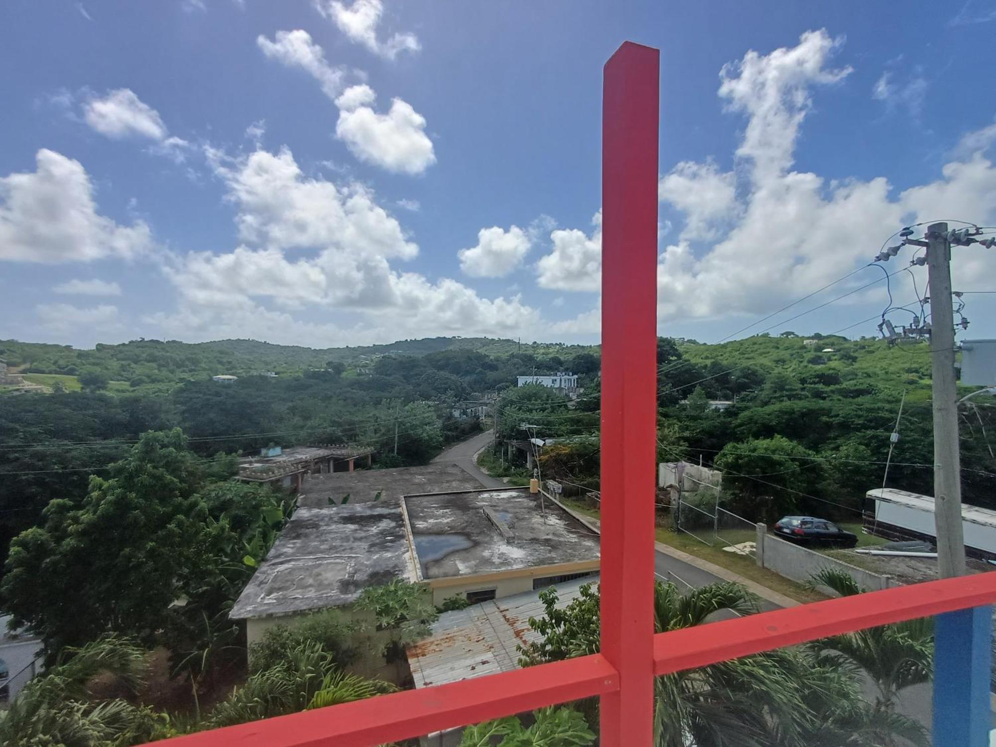 Rooster Run Glamping Camping Has Rooftop And Off The Ground Glamping Experience For 1 To 16 In A Single Tent And Views Of The Rain Forrest And To Culebra Across The Atlantic Ocean W Tents, Linens, Deluxe Air Beds, Warm Shower And More At A Great Pric Vieques Zewnętrze zdjęcie