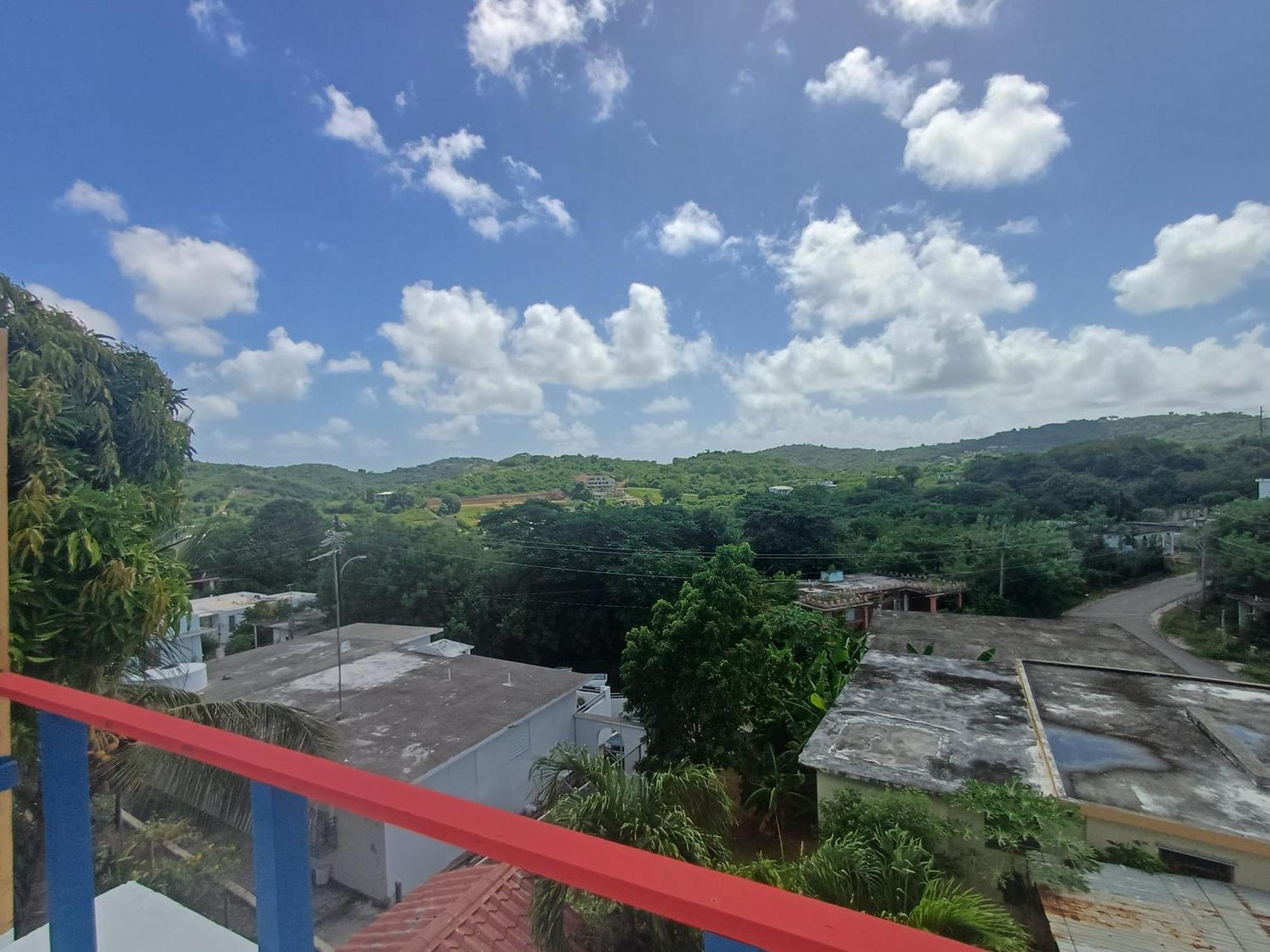 Rooster Run Glamping Camping Has Rooftop And Off The Ground Glamping Experience For 1 To 16 In A Single Tent And Views Of The Rain Forrest And To Culebra Across The Atlantic Ocean W Tents, Linens, Deluxe Air Beds, Warm Shower And More At A Great Pric Vieques Zewnętrze zdjęcie